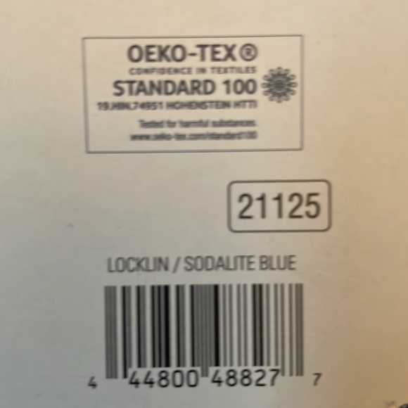 Locklin Table Runner in denim blue - Picture 3 of 4